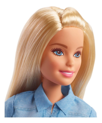 Imagen 3 de 5 de Muñeca Barbie Viajera Con Accesorios Fwv25 Mattel Bestoys