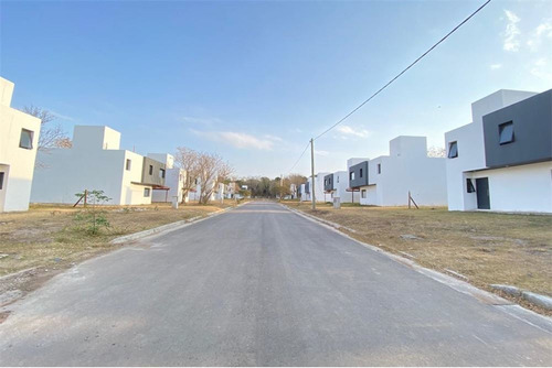 Casa 3 D Zona Norte V. Warcalde La Reserva Cordoba