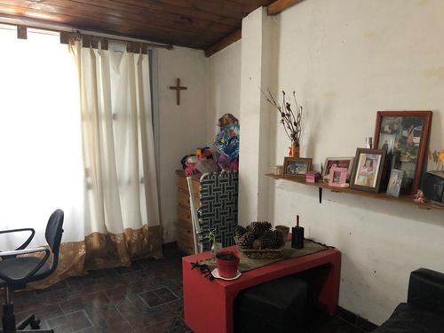 Imagen 6 de 15 de Casa Venta - Padua Sur - 4 Ambientes Con Quincho / Depto - Permuta - Toma Menor Valor