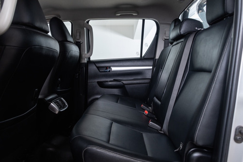 Imagen 15 de 15 de Toyota Hilux 4x4 Srx At