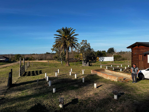 2 Cabañas De Tronco Con Proyecto Turístico Sobre Lote 868 M2 En Colón E . Rios