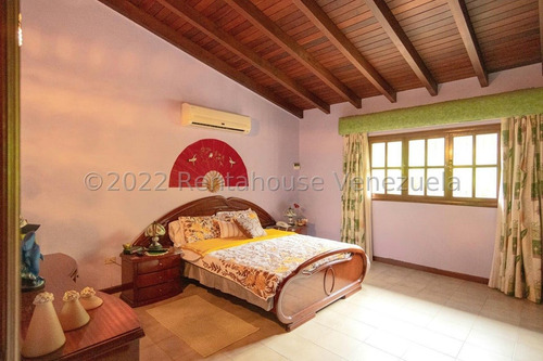 Exclusiva Casa En Venta Ubicada En Los Naranjos Del Cafetal 25-17320