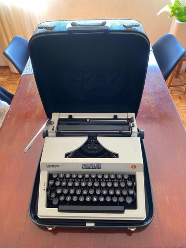 Máquina De Escribir Olivetti