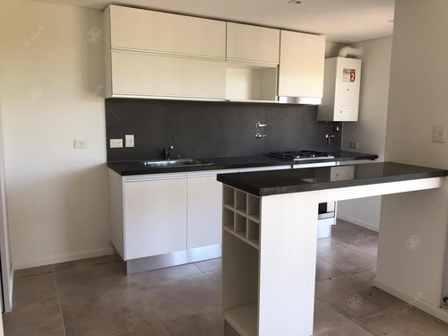 Imagen 5 de 25 de Departamento En Venta De 3 Ambientes En Condominio Del Lago