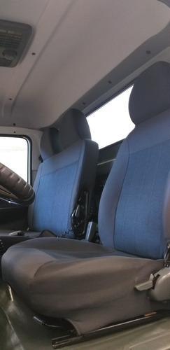 Imagem 11 de 14 de Iveco Vertis Com Bau De 7.50 Comprimento Ano 15
