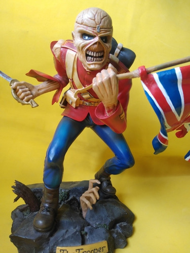 Iron Maiden The Trooper Eddie Figurines 12 Mega Raro Certif (Usado)