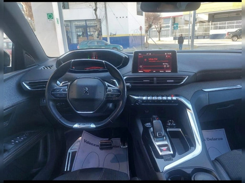 Peugeot 5008 2021