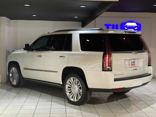 Imagen 6 de 11 de Cadillac Escalade 2016 6.2 Plinum 4x4 At 420 Hp