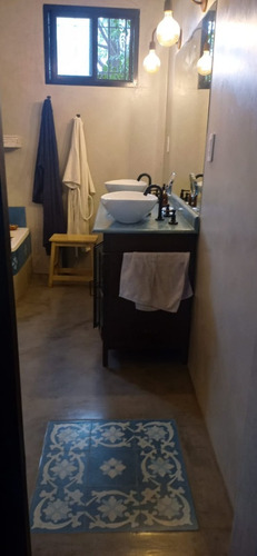 Hermosa Casa Reciclada Con Jardin Y Pileta En Vicente Lopez.
