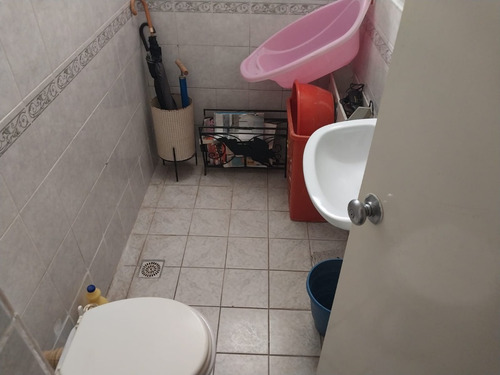 Casa Multifamiliar En Venta, Jacarandá 1280, Villa Udaondo, Ituzaingó