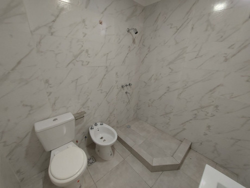 Departamento Tipo Casa En Alquiler En Lanus Oeste