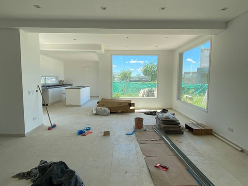 Casa Minimalista En San Ramon