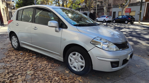 Nissan Tiida 1.8 Visia