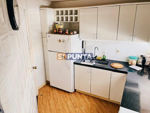 Imagen 8 de 14 de Confortable Apartamento Ubicado En Zona De Peninsula Frente Al Puerto