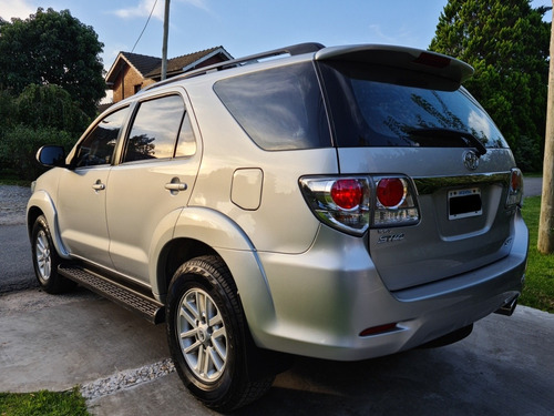 Toyota Sw4 3.0 Srv Cuero 171cv 4x4 5at 2014