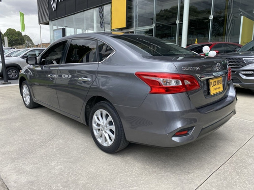 Imagen 4 de 18 de Nissan Sentra Se Sd Mt 2018 - 1800cc