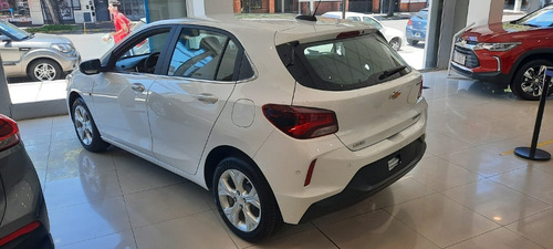 Imagen 3 de 23 de Chevrolet Onix Premier At 0km Entrega Ya G.o