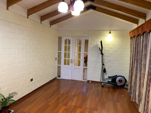 Excelente Casa Con Gran Ubicación Y Plusvalía