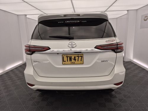 Toyota Fortuner 2.8 Srv