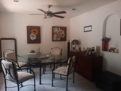 Casa En Venta En Villas Kabah Cancun