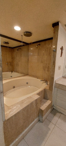 Imagen 11 de 18 de Se Vende Amplio Depto En Las Lomas 2 Recamaras Y 3 1/2baños