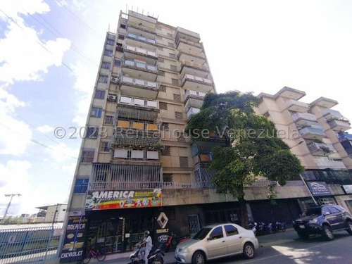 Apartamento En Venta En Avenida Los Cedros Maracay  24-11331 Hp