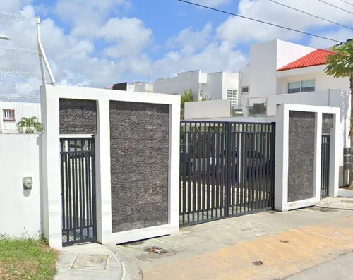 Sk01- Casa En Remate Bancario En Priv. Chinak Meru, Cancun, Qroo. (65% Debajo De Su Valor Comercial, Solo Recursos Propios)