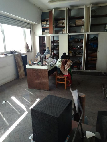 Retasado Gran Local En San Telmo 2000 M2 900 M2 De Terraza. Eeuu Y Defensa.