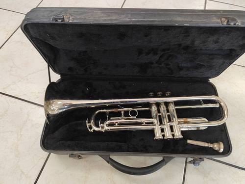 Trompeta Rossetti Con Estuche Plateado (Usado)