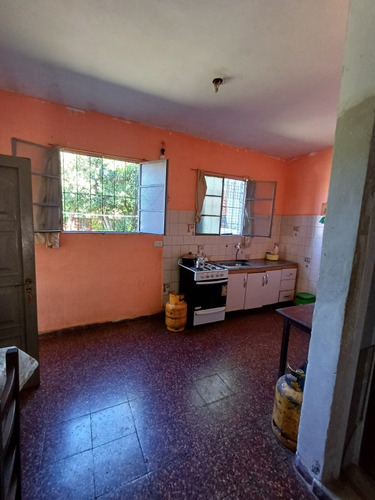 Vendo U$s 30.000 Casa Acebal/ C. Calderón 3 Dormi Fondo,coch