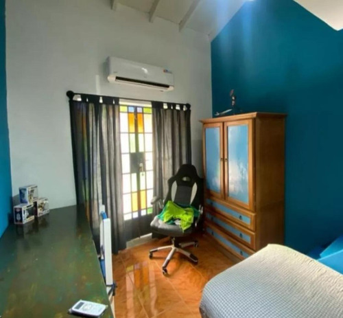 Casa En Venta - 2 Dormitorios 2 Baños - 398,36mts2 - San Antonio De Padua, Merlo