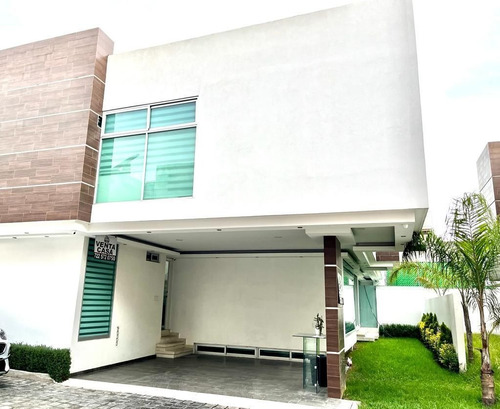 Residencia Avaluo Superior Privada Status En Metepec