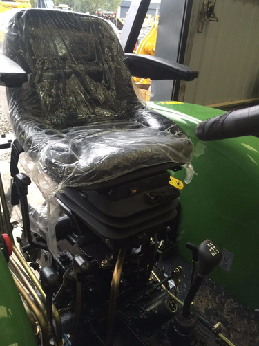 Imagen 3 de 8 de Tractor 30hp Chery By Lion 4x2 Parquero Tipo John Deere