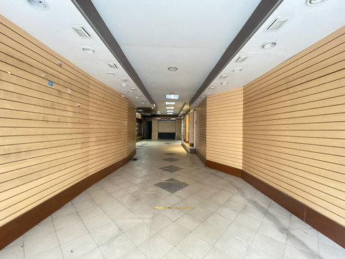 Alquiler Local Comercial 200 Mts 2 En 18 De Julio Cordón.