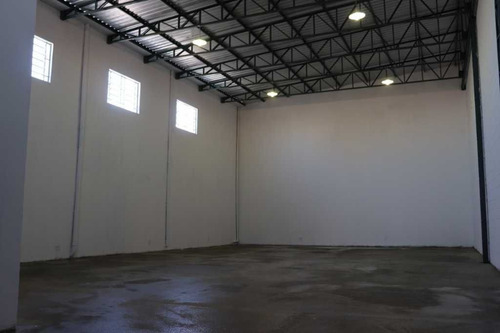 Imagem 9 de 11 de Barracão Recém Construído Via Norte 4.000,00 - 7572