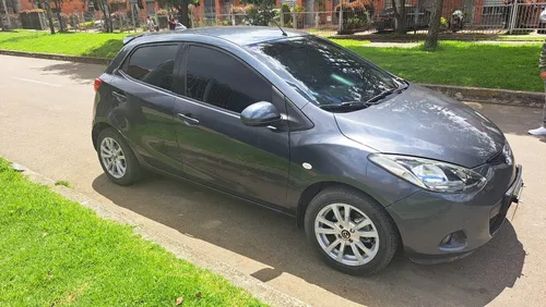 Mazda 2 Automático
