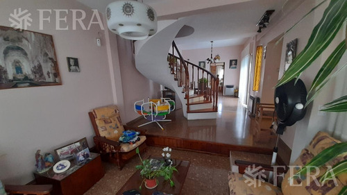 Imagen 3 de 15 de Venta Casa De 4 Ambientes Con Jardín, Cochera, Balcón Y Patio En Quilmes Oeste (30947)