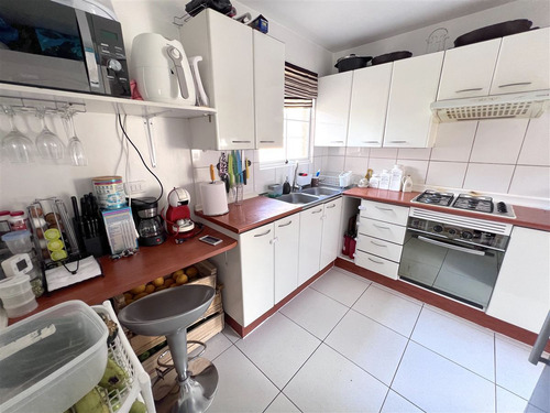 Venta Casa Granada 3 Pisos, 4 Dormitorios, Valle Lo Campino