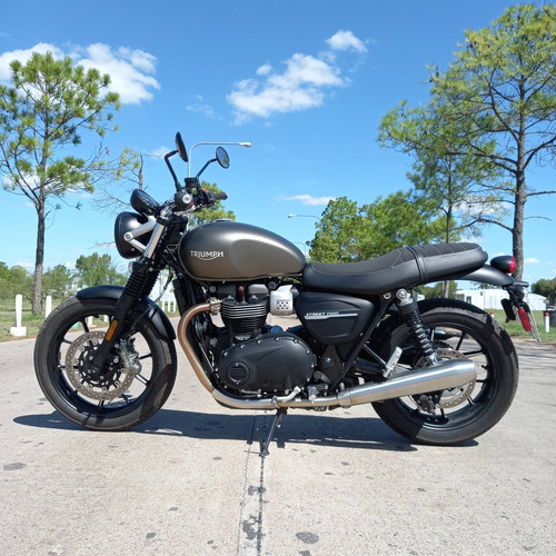 Triumph Street Twin