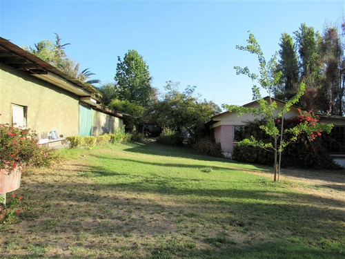 Casa En Venta De 8 Dorm. En La Florida