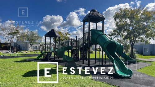 Casa En Venta Con Renta, Barrio Cerrado, Escobar