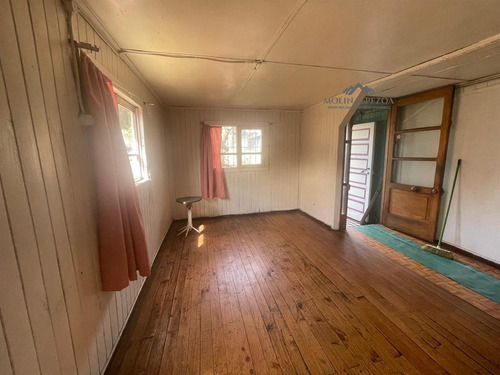 Casa En Venta De 5 Dorm. En Curacautín Calle Tarapacá