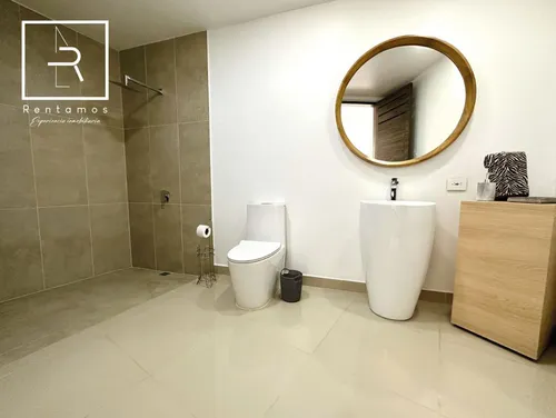 Casa En Venta En El Poblado. Cod V10550