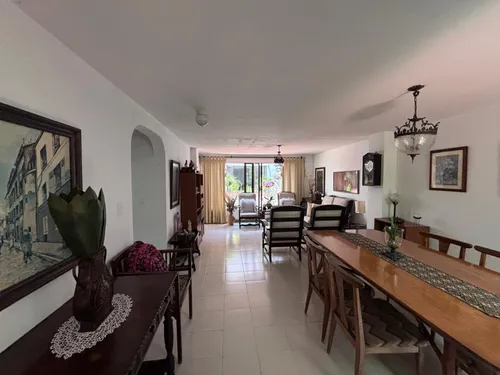 Casa En Venta En La Castellana. Cod V16608