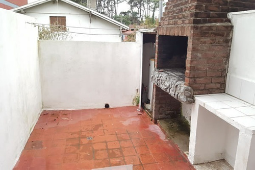 Imagen 19 de 21 de Depto En Planta Baja 2 Ambientes Y Medios Gas Natural Cochera En Zona Centro A Metros De La Arteria Principal
