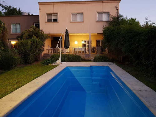 Imagen 1 de 14 de Excelente Casa Quinta Alquiler