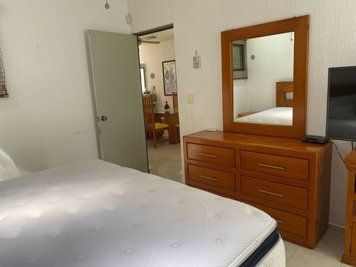 ¡casa Amueblada En Esquina Con Paneles Solares En Las Américas, Mérida!
