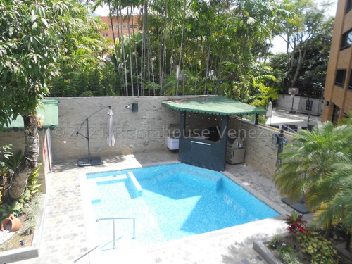 Hermosa Casa Remodelada Con Piscina Urb La Castellana Mls #23-15102 Mr