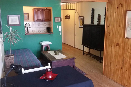 18 De Julio Y Yaguarón, Excelente Ubicación, Wifi, A/c, Para Hasta 4 Personas!