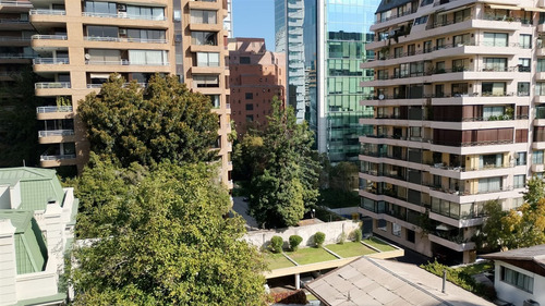 Completamente Remodelado Con Materiales Modernos En El Golf
